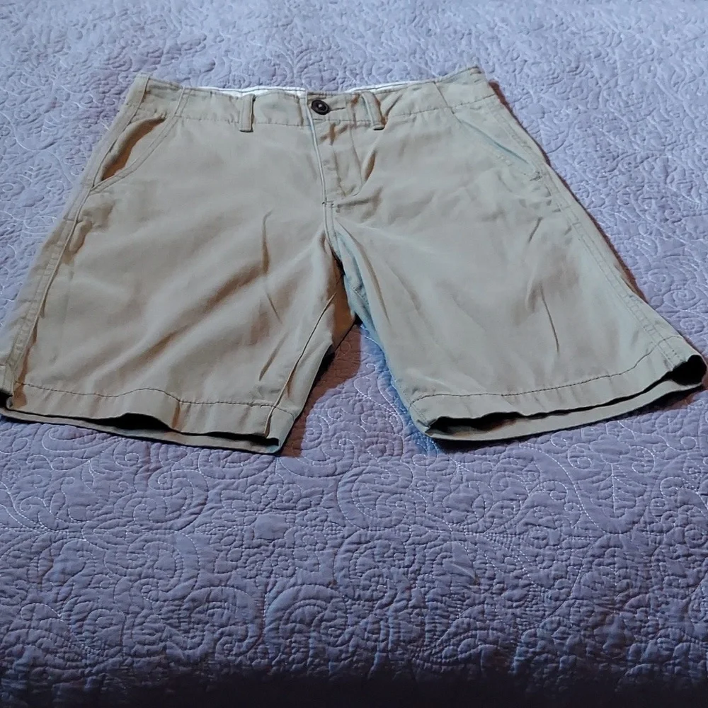 AMERICAN EAGLE CLASSIC FIT KHAKI SHORTS EUC - LIKE NEW!